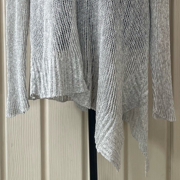 Eileen Fisher • Beige V-Neck Linen Cotton Blend Fishnet Asymmetrical Sweater - Picture 3 of 8